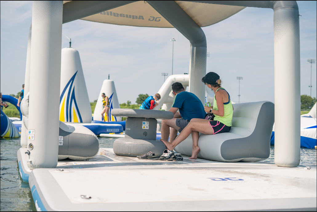 Aquaglide Ohana Lounge – Lakefront